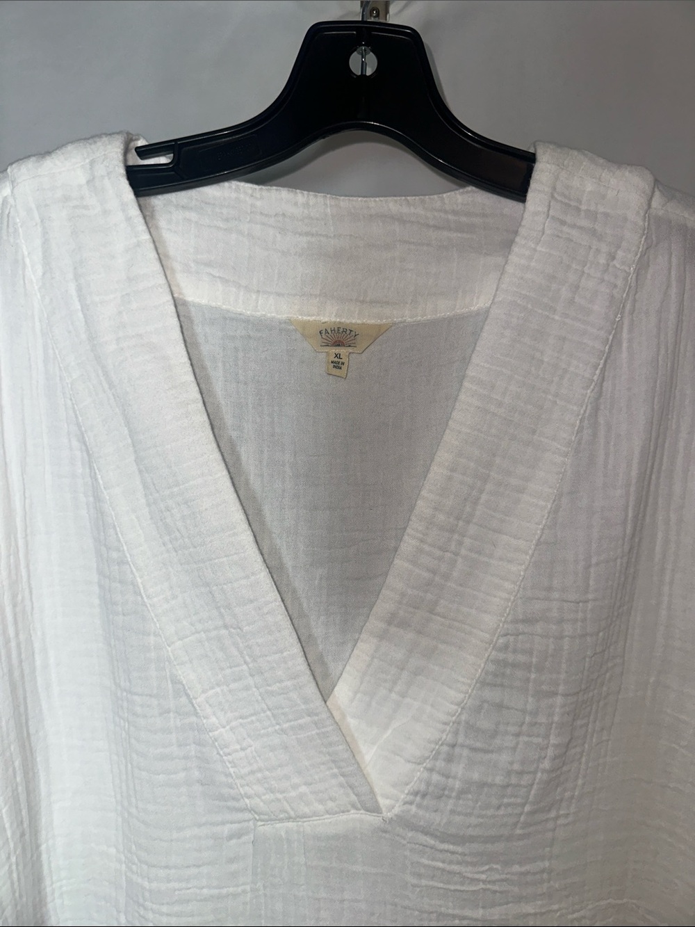 Faherty White V-Neck Gauze Tunic - Picture 2 of 6